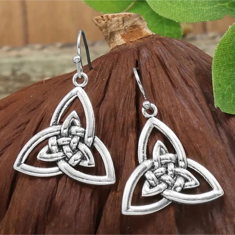 silver Celtic pattern earrings Minimalist jewelry